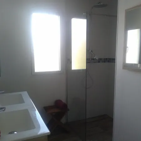 Holiday home Maison Neuve Confort Sur *
